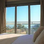 Bay View Luxury Apartment, Amazing Sea View & Pool