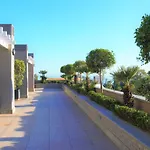 Bay View Luxury Apartment, Amazing Sea View & Pool