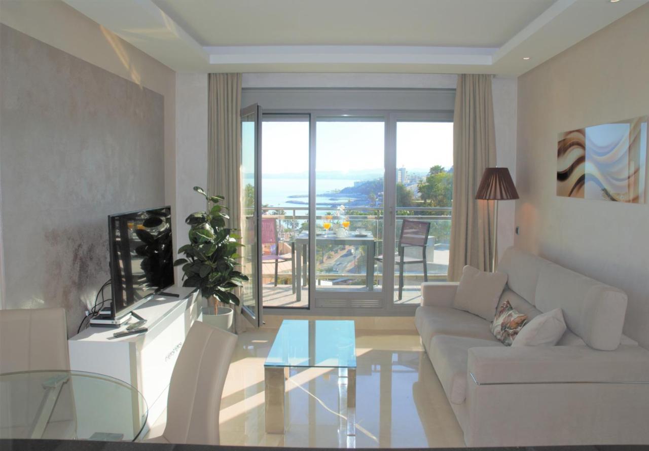 Bay View Luxury Apartment, Amazing Sea View & Pool *